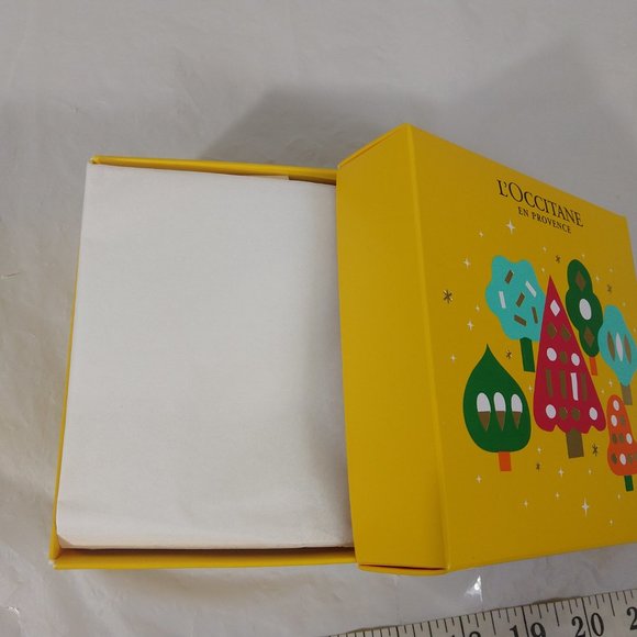 L'Occitane Hand Cream Gift Set Enriched with Shea Butter 30ML X 3 New - Picture 4 of 5